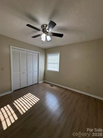 122 Wallace Street, Boonville, NC 27011