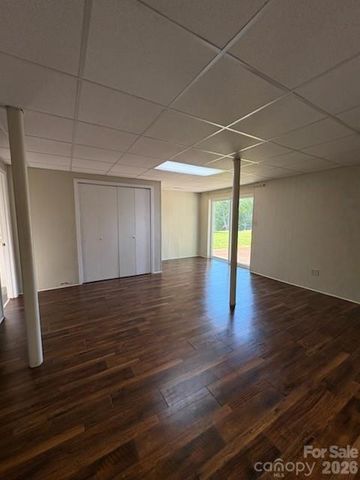 122 Wallace Street, Boonville, NC 27011