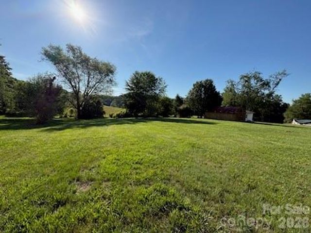 122 Wallace Street, Boonville, NC 27011