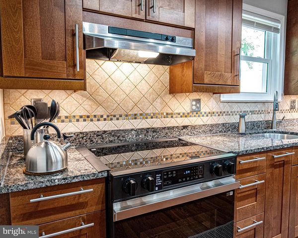 15 GROVEPOINT CT, Rockville, MD 20854