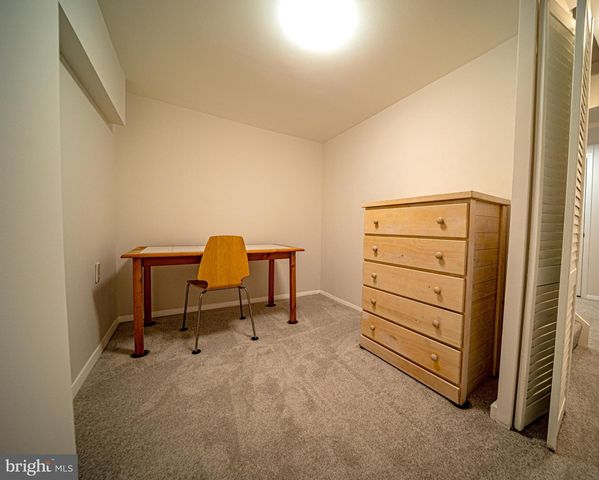 15 GROVEPOINT CT, Rockville, MD 20854