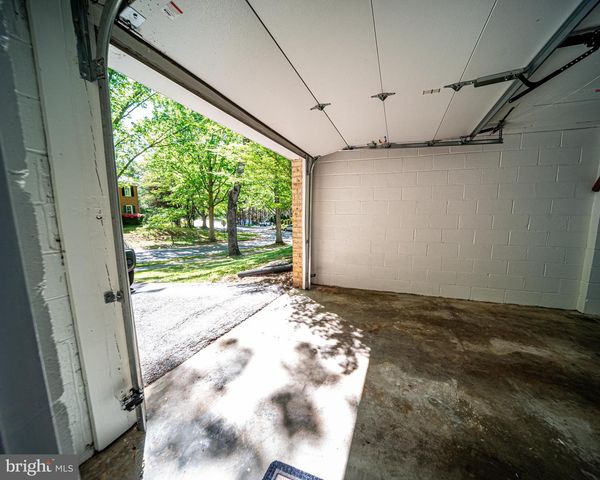 15 GROVEPOINT CT, Rockville, MD 20854