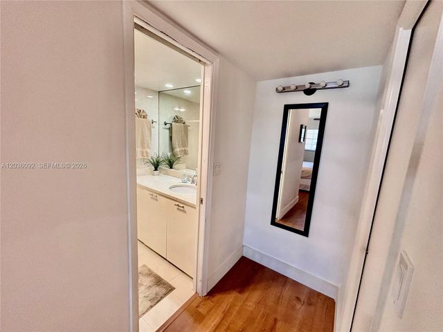 3051 S Palm Aire Dr 102, Pompano Beach, FL 33069