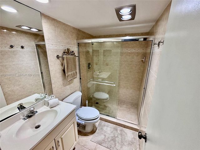 3051 S Palm Aire Dr 102, Pompano Beach, FL 33069