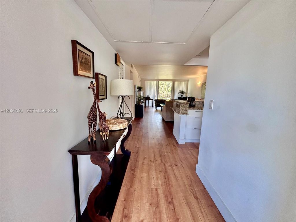 3051 S Palm Aire Dr 102, Pompano Beach, FL 33069