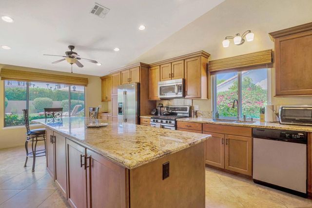39795 Regency Way, Palm Desert, CA 92211