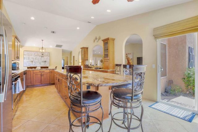 39795 Regency Way, Palm Desert, CA 92211