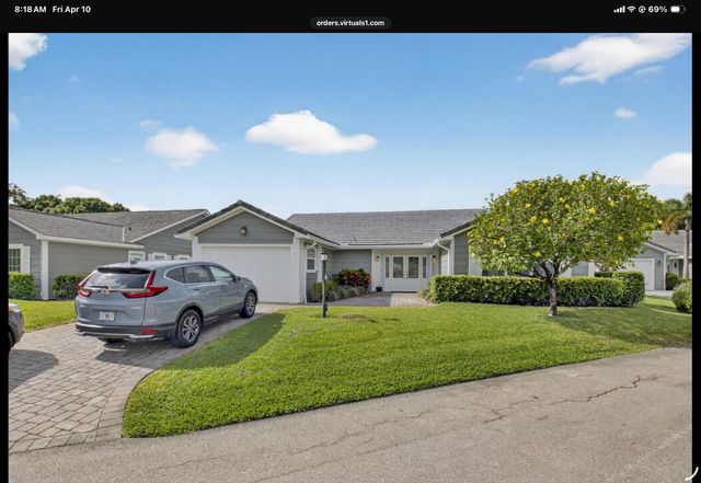 2 Holly Drive, Boynton Beach, FL 33436