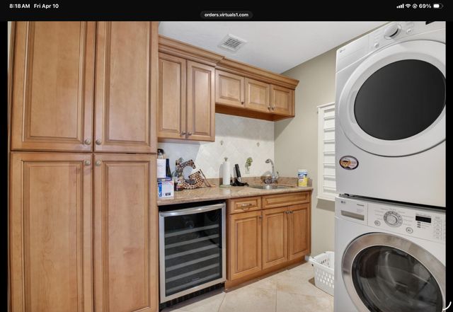 2 Holly Drive, Boynton Beach, FL 33436