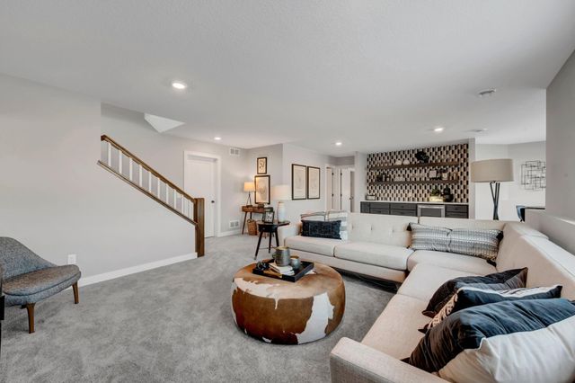 18237 Glacier Way, Lakeville, MN 55044