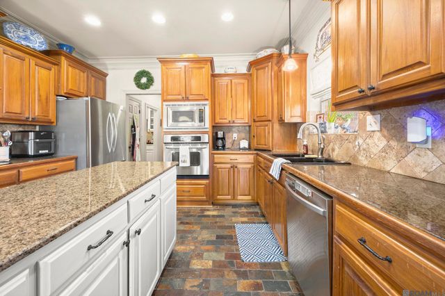 8510 Ormand Dr, Zachary, LA 70791