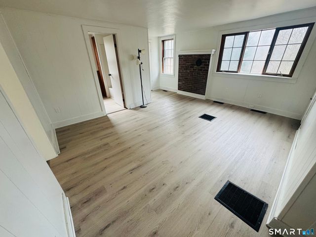 1200 Route 171, Woodstock, CT 06281