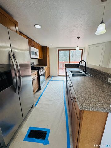 1200 Route 171, Woodstock, CT 06281