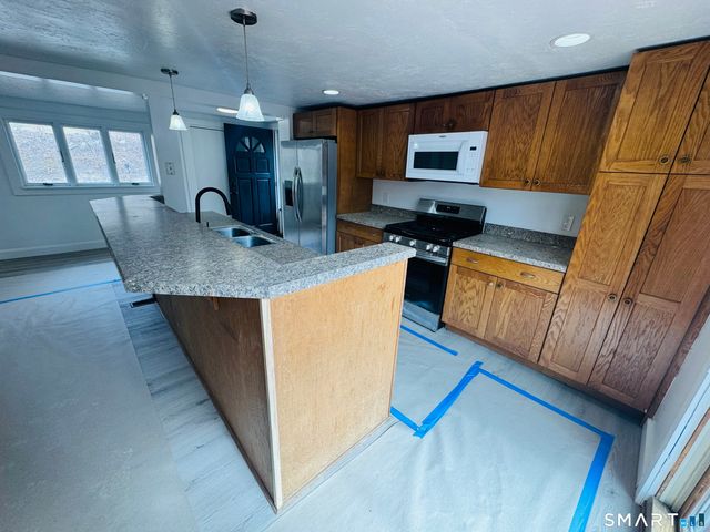 1200 Route 171, Woodstock, CT 06281