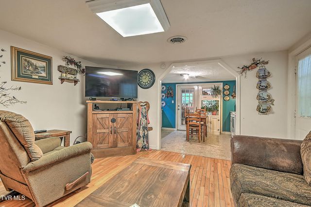 553 North Mill Hollow Road, Castlewood, VA 24224