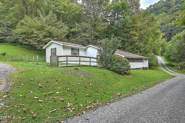 553 North Mill Hollow Road, Castlewood, VA 24224