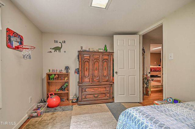 553 North Mill Hollow Road, Castlewood, VA 24224