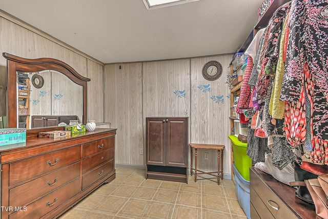 553 North Mill Hollow Road, Castlewood, VA 24224