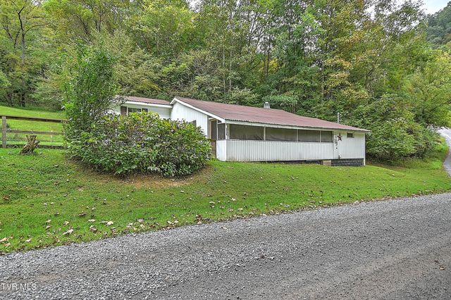 553 North Mill Hollow Road, Castlewood, VA 24224