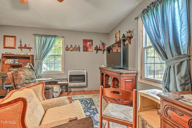 553 North Mill Hollow Road, Castlewood, VA 24224