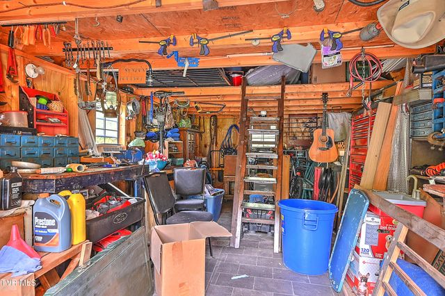 553 North Mill Hollow Road, Castlewood, VA 24224