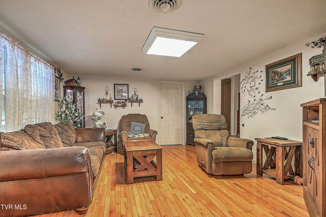 553 North Mill Hollow Road, Castlewood, VA 24224