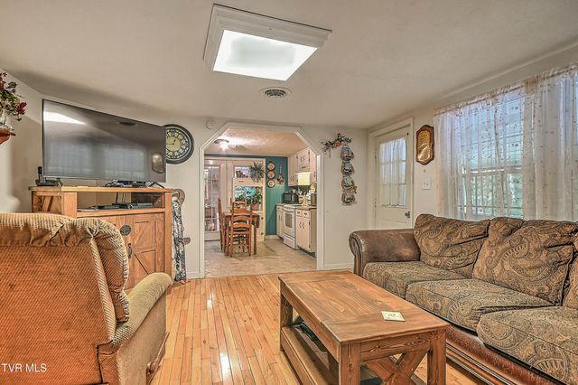 553 North Mill Hollow Road, Castlewood, VA 24224