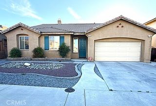 9048 Guadalupe Ave, Oak Hills, CA 92344