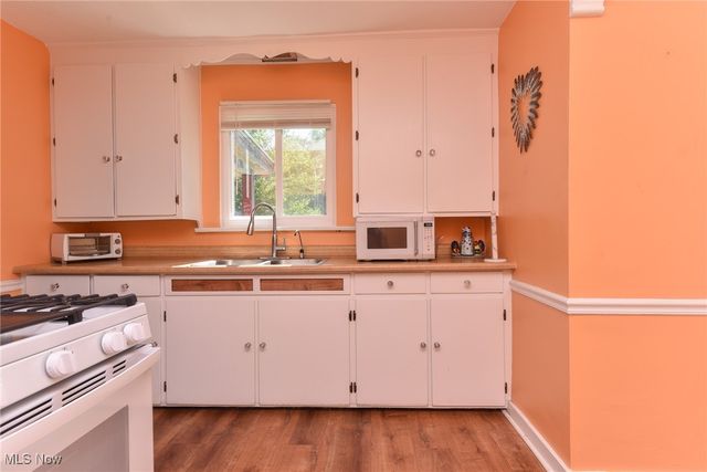 1212 State Route 7 NE, Brookfield, OH 44403