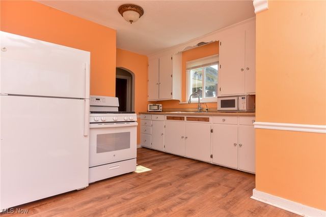 1212 State Route 7 NE, Brookfield, OH 44403