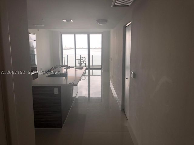 460 NE 28th ST 1102, Miami, FL 33132