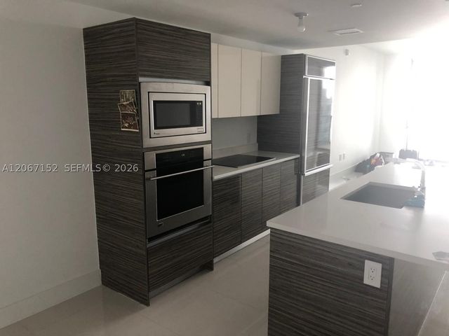 460 NE 28th ST 1102, Miami, FL 33132