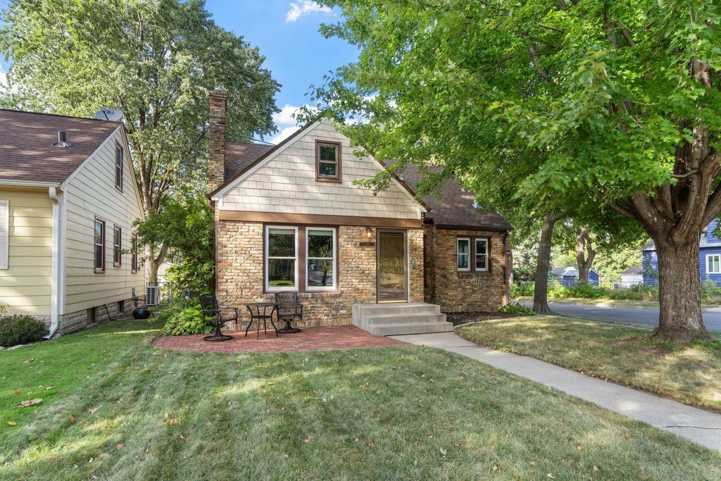 1161 Van Buren Avenue, Saint Paul, MN 55104
