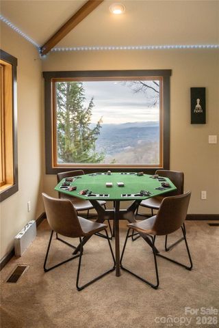 425 Flat Top Mountain Road, Fairview, NC 28730