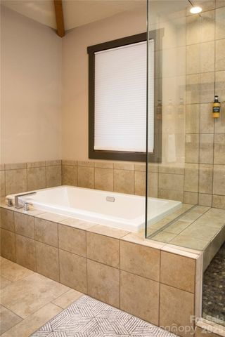 425 Flat Top Mountain Road, Fairview, NC 28730