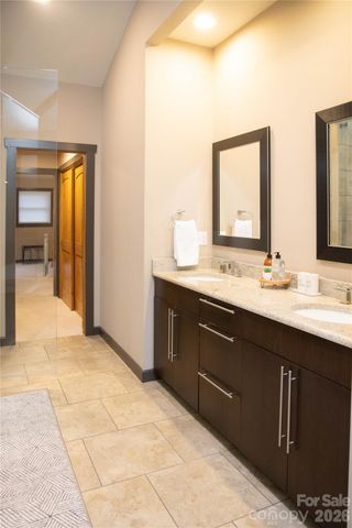 425 Flat Top Mountain Road, Fairview, NC 28730