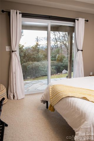 425 Flat Top Mountain Road, Fairview, NC 28730