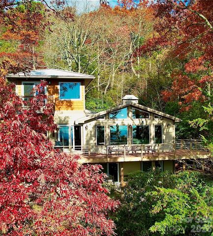 425 Flat Top Mountain Road, Fairview, NC 28730