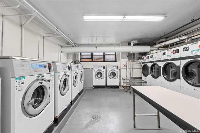 81-11 45th Avenue 3V, Elmhurst, NY 11373