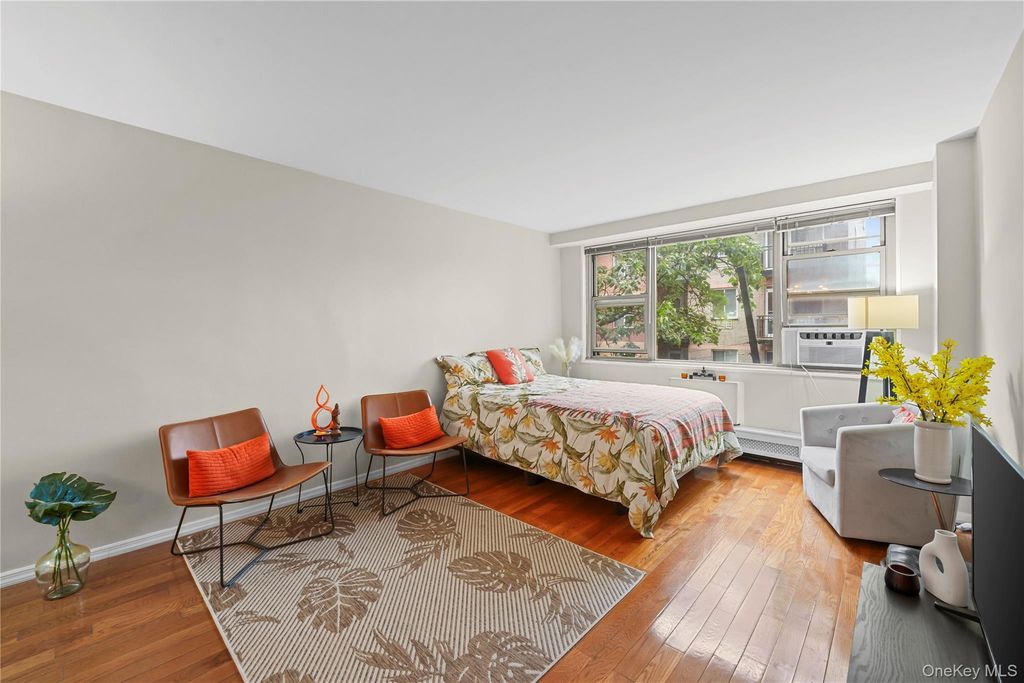 81-11 45th Avenue 3V, Elmhurst, NY 11373 — photo 2