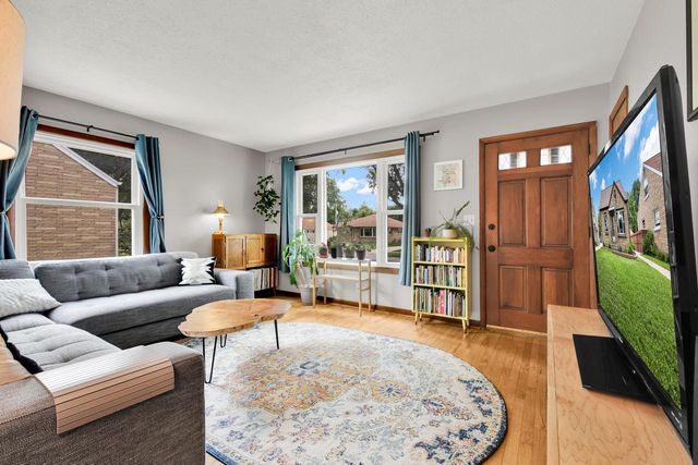 344 W Allerton AVENUE, Milwaukee, WI 53207
