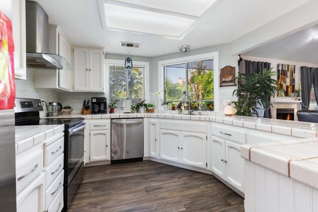 2401 Mountain Quail Way, Modesto, CA 95355