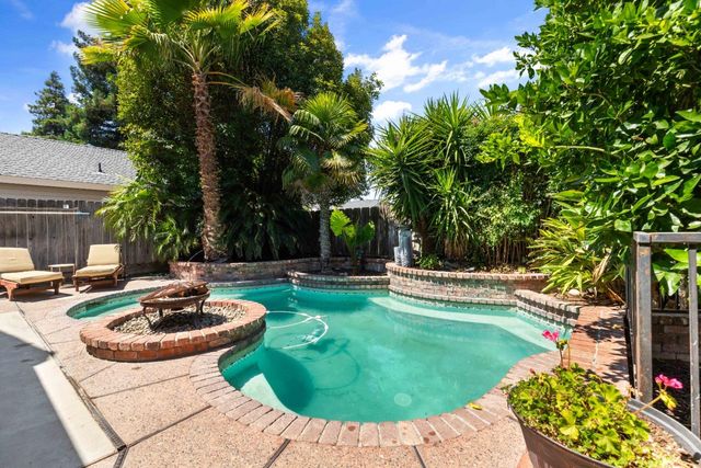 2401 Mountain Quail Way, Modesto, CA 95355