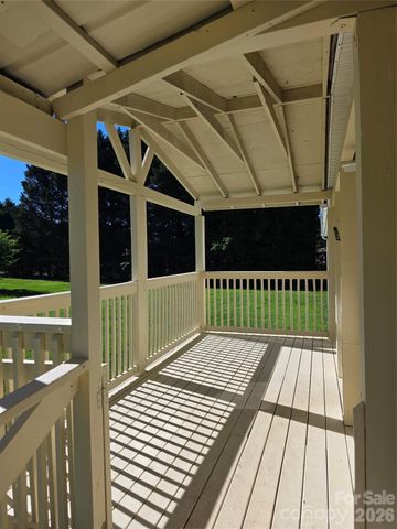 1395 Cape Hickory Road, Hickory, NC 28601