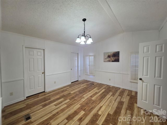 1395 Cape Hickory Road, Hickory, NC 28601