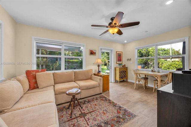 5825 SW 46th Ter, Miami, FL 33155