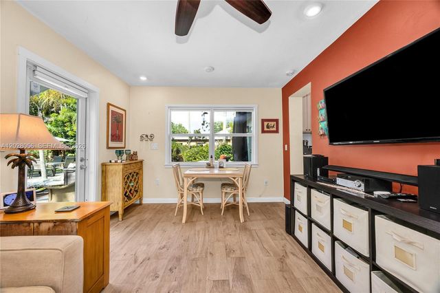 5825 SW 46th Ter, Miami, FL 33155