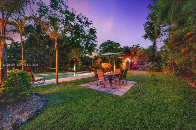 5825 SW 46th Ter, Miami, FL 33155