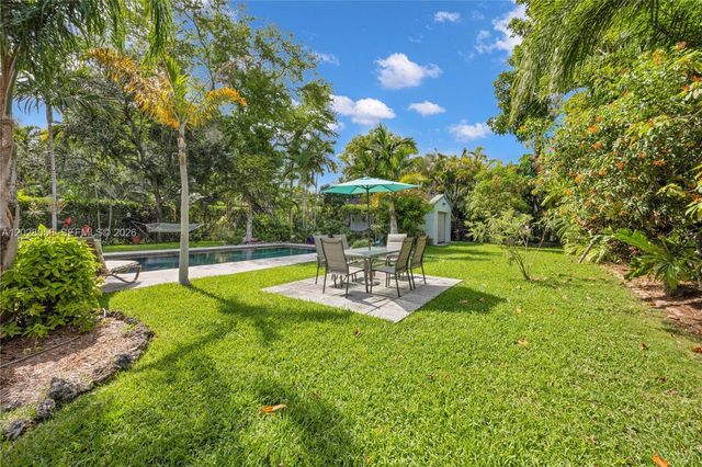 5825 SW 46th Ter, Miami, FL 33155