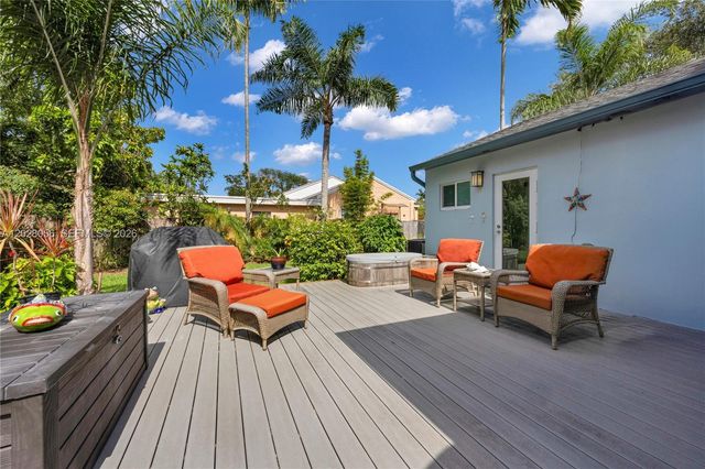 5825 SW 46th Ter, Miami, FL 33155